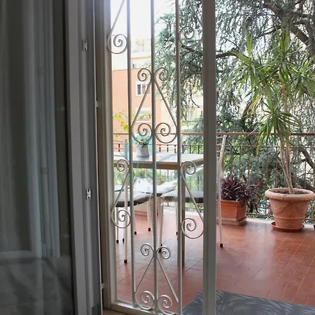 Mary'S Suite Aventino-2